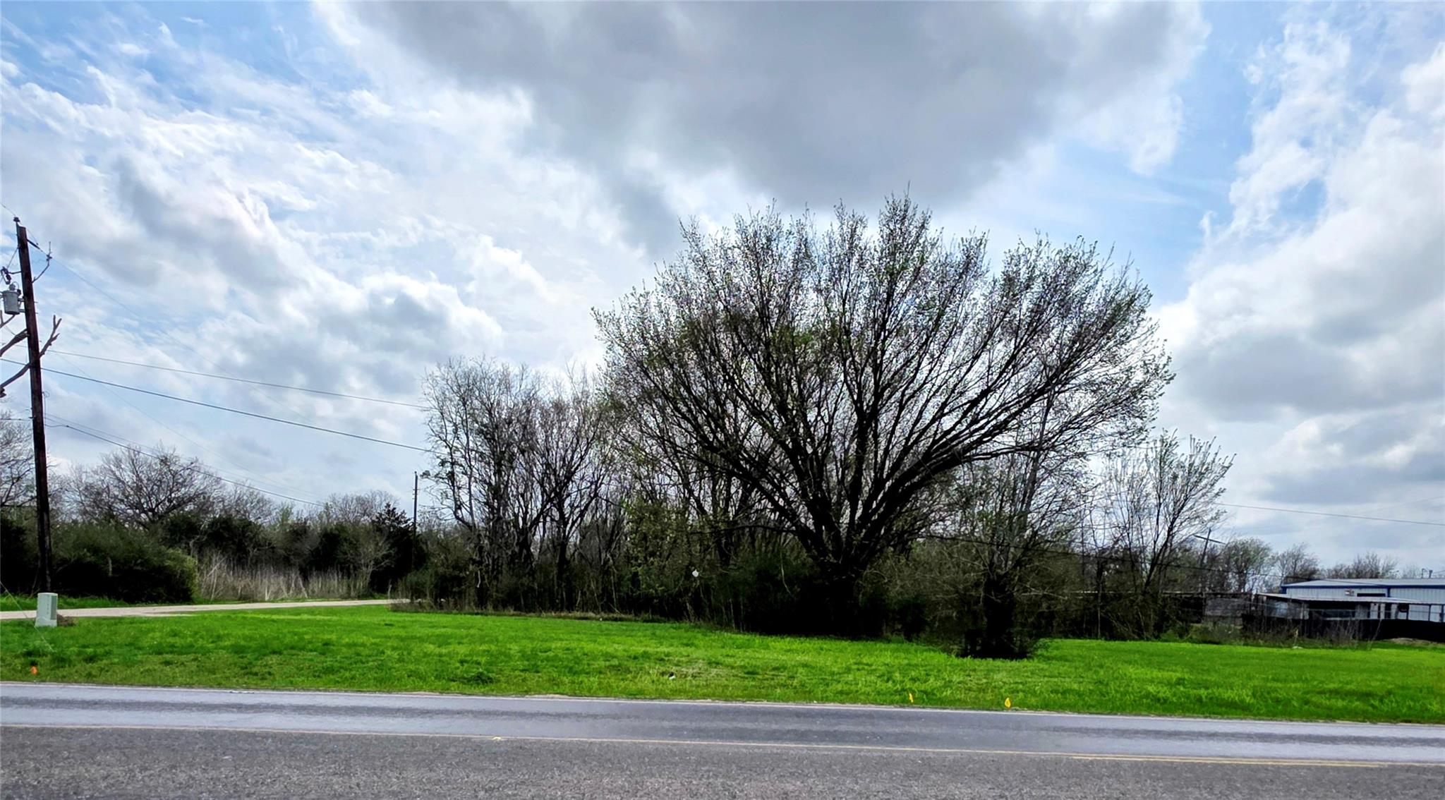 408 Spur 515, Navasota, TX 77868