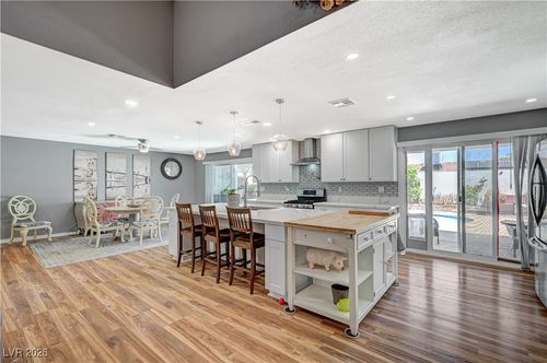 6358 Elmira Dr, Las Vegas, NV, 89118-1405 | Card Image