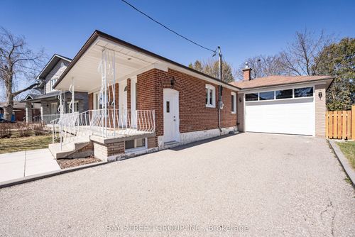 51 Rockport Cres, Richmond Hill, ON, L4C2L7 | Card Image