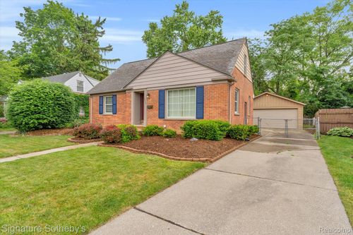 1717 Penistone St, Birmingham, MI, 48009-7215 | Card Image
