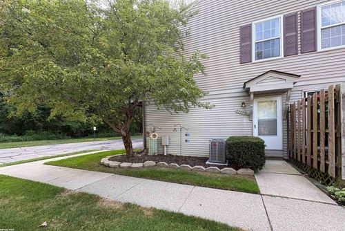 33699 Bayview Drive, Chesterfield Township, MI, 48047 | Card Image