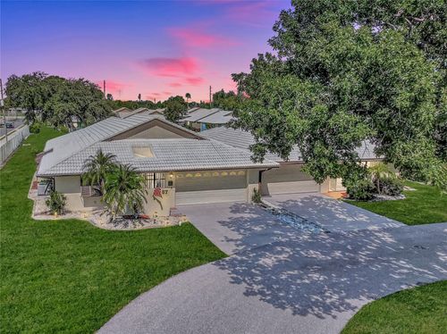 57 Sandstone Cir, VENICE, FL, 34293-6022 | Card Image