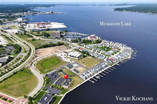 142 Viridian Drive, Muskegon, MI, 49440 | Card Image