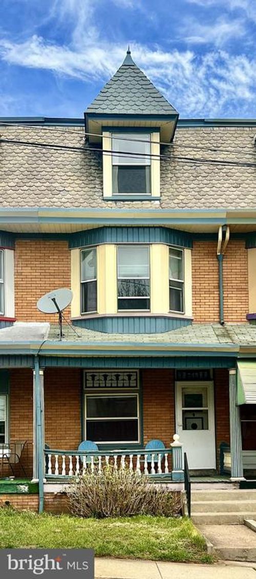 349 Chestnut St, West Reading, PA, 19611-1311 | Card Image