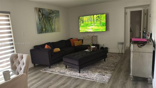 apt-3e-370 E Laurel Dr, MARGATE, FL, 33063-5313 | Card Image