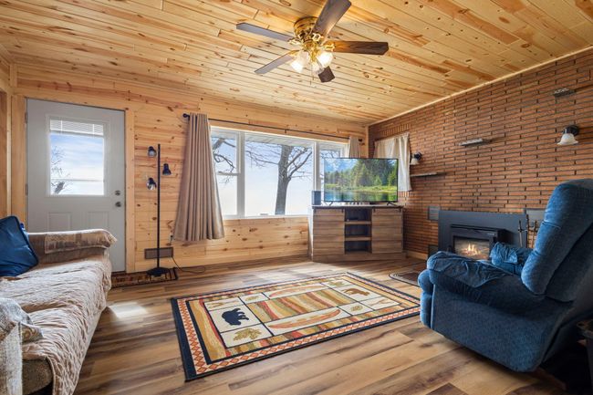 Living Room | Image 15