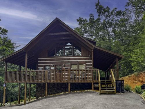 1554 Bear Valley Rd, Sevierville, TN, 37876-2642 | Card Image