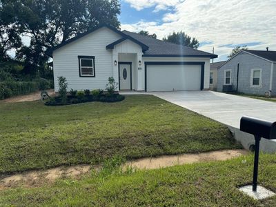 522 Elmo Street, House other with 3 bedrooms, 2 bathrooms and null parking in La Marque TX | Image 2