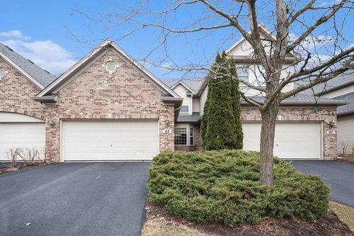 63 Oak Creek Ct, North Aurora, IL, 60542-7003 | Card Image