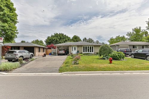 67 Devins Dr, Aurora, ON, L4G2Z5 | Card Image