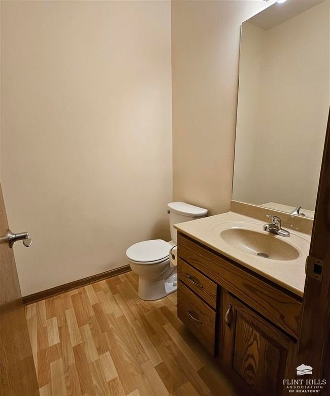 1605 Parkplace Court, House other with 3 bedrooms, 3 bathrooms and null parking in Abilene KS | Image 11