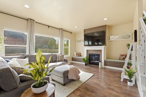 1497 W Meadow Glen Dr, Bluffdale, UT, 84065-5549 | Card Image