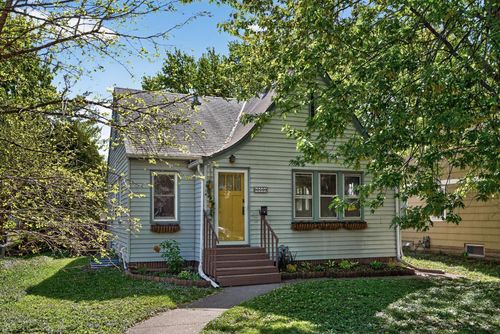 858 21st Ave Se, Minneapolis, MN, 55414-2514 | Card Image