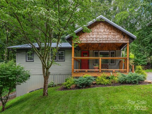 377 Plott Mountain Rd, Waynesville, NC, 28786-7130 | Card Image