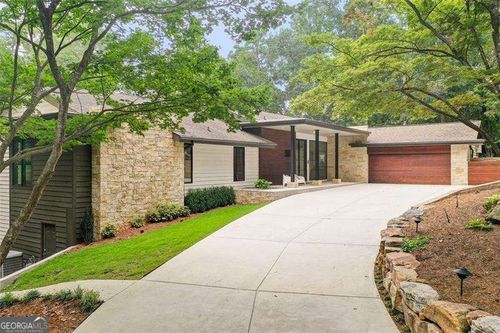 670 River Chase Pt, Sandy Springs, GA, 30328-3554 | Card Image
