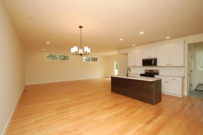 6A - 42 Sheffield Way, Condo with 2 bedrooms, 3 bathrooms and null parking in Londonderry NH | Image 5
