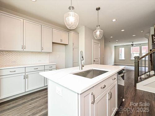 eqx0104-1312 Walter Taylor Way, Charlotte, NC, 28206 | Card Image