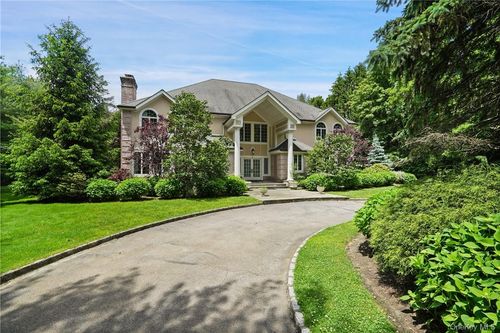 9 Lincoln Woods, Purchase, NY, 10577-2217 | Card Image