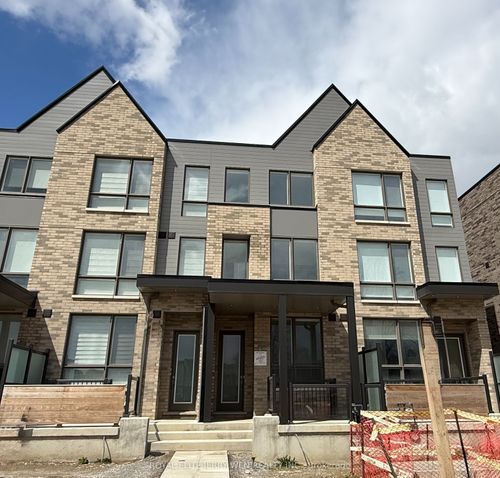 46 Green Gardens Boulevard, Toronto, ON, M5A0E7 | Card Image