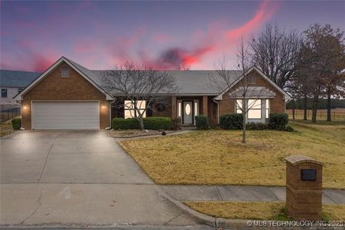 174 Parkhill Pl, Bartlesville, OK, 74006-9113 | Card Image