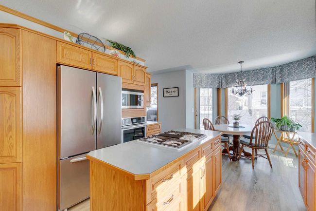 99 Hampshire Close Nw, Home with 4 bedrooms, 3 bathrooms and 4 parking in Calgary AB | Image 15