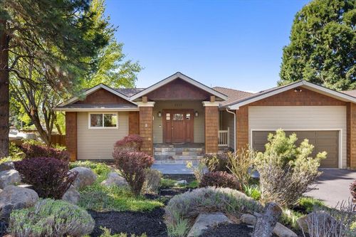 2110 Kimberly Dr, Klamath Falls, OR, 97603-5338 | Card Image