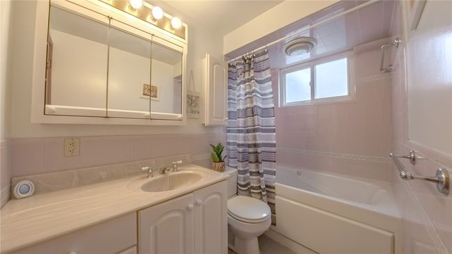 Main floor bathroom | Image 16