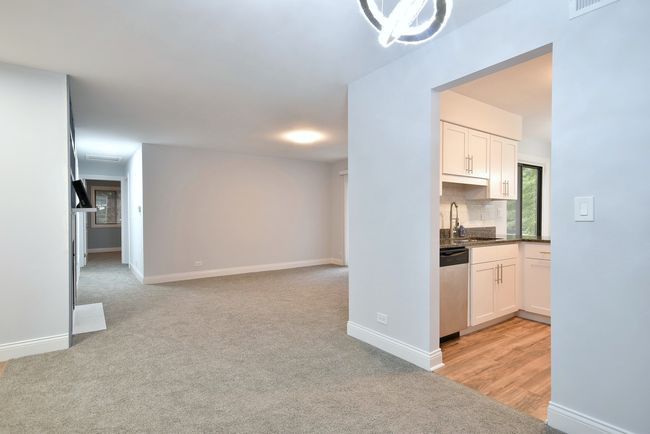 D - 5177 Coventry Ln, Condo with 2 bedrooms, 2 bathrooms and 1 parking in Gurnee IL | Image 10