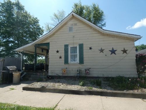 1306 Marquand Ave, Cambridge, OH, 43725-2935 | Card Image