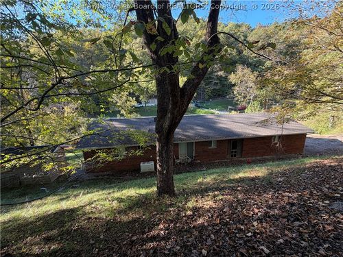 1158 Amma Rd, Clendenin, WV, 25045-8032 | Card Image