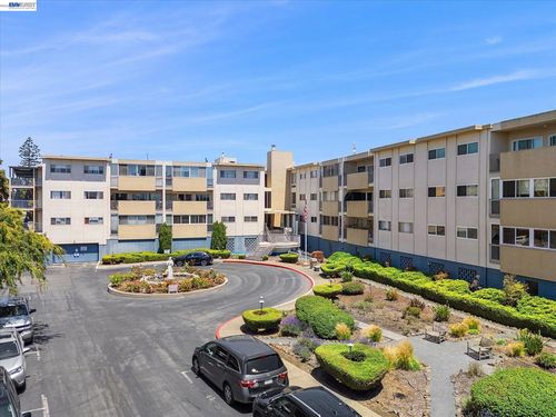 302-2137 Otis Dr, Alameda, CA, 94501-5704 | Card Image