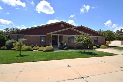 52102 Thomas Ln, New Baltimore, MI, 48047-1195 | Card Image
