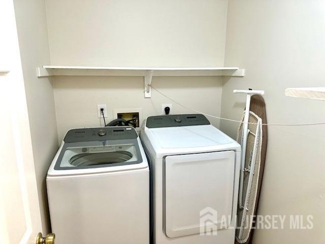 1502 Timber Oaks Rd, Townhouse with 2 bedrooms, 3 bathrooms and null parking in Edison NJ | Image 22