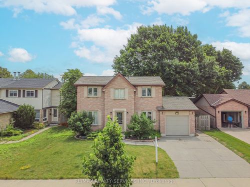 73 Pathfinder Cres, Kitchener, ON, N2P1S2 | Card Image