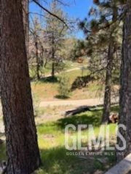 16811 Grindelwald Drive, Tehachapi, CA, 93561 | Card Image