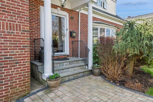 130 Locust Ave, Scarsdale, NY, 10583-6206 | Card Image