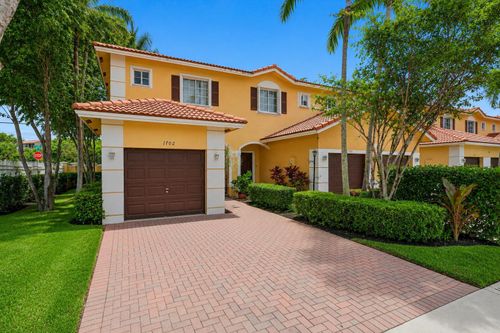 1702 Sw 81st Ter, North Lauderdale, FL, 33068-4782 | Card Image