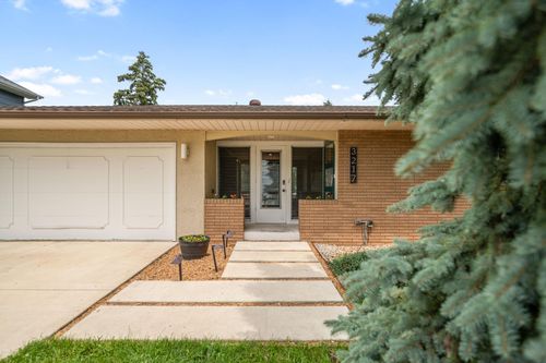 3217 36th Ave Ne, Saint Anthony, MN, 55418-1712 | Card Image