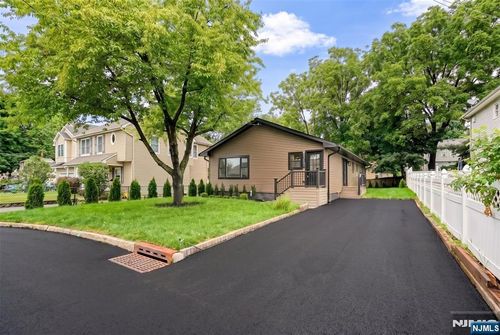 128 Grove St, Mahwah, NJ, 07430-1247 | Card Image