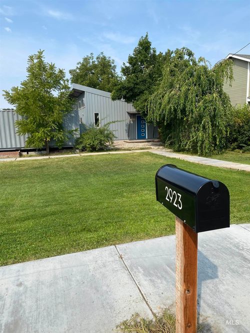 2923 N Ash Park Ln, Boise, ID, 83704-5711 | Card Image
