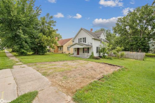 310 Curran St, Burlington, IA, 52601-2822 | Card Image