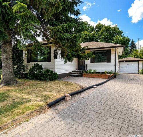 1316 Mclorg St, Saskatoon, SK, S7J0N4 | Card Image