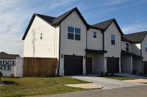 1701 Cuppett Cir, Pea Ridge, AR, 72751-3242 | Card Image