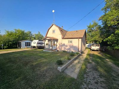 34243 Clovelly St, House detached with 4 bedrooms, 2 bathrooms and 4 parking in Altario AB | Image 1