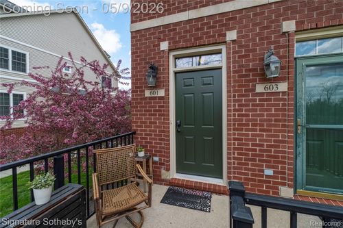 601 Village Ln, Milford, MI, 48381-5104 | Card Image
