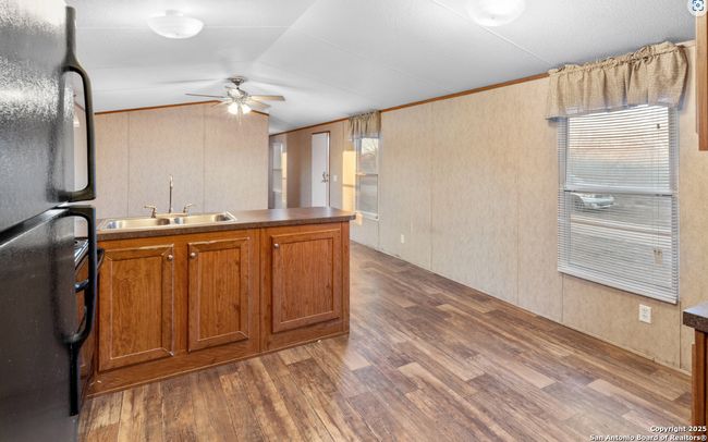 915 I Ave, House other with 3 bedrooms, 2 bathrooms and null parking in Christine TX | Image 6