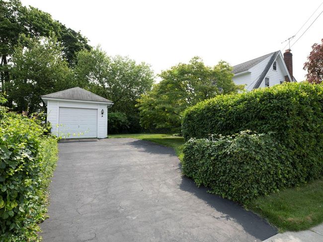 Detached garage with driveway | Image 5