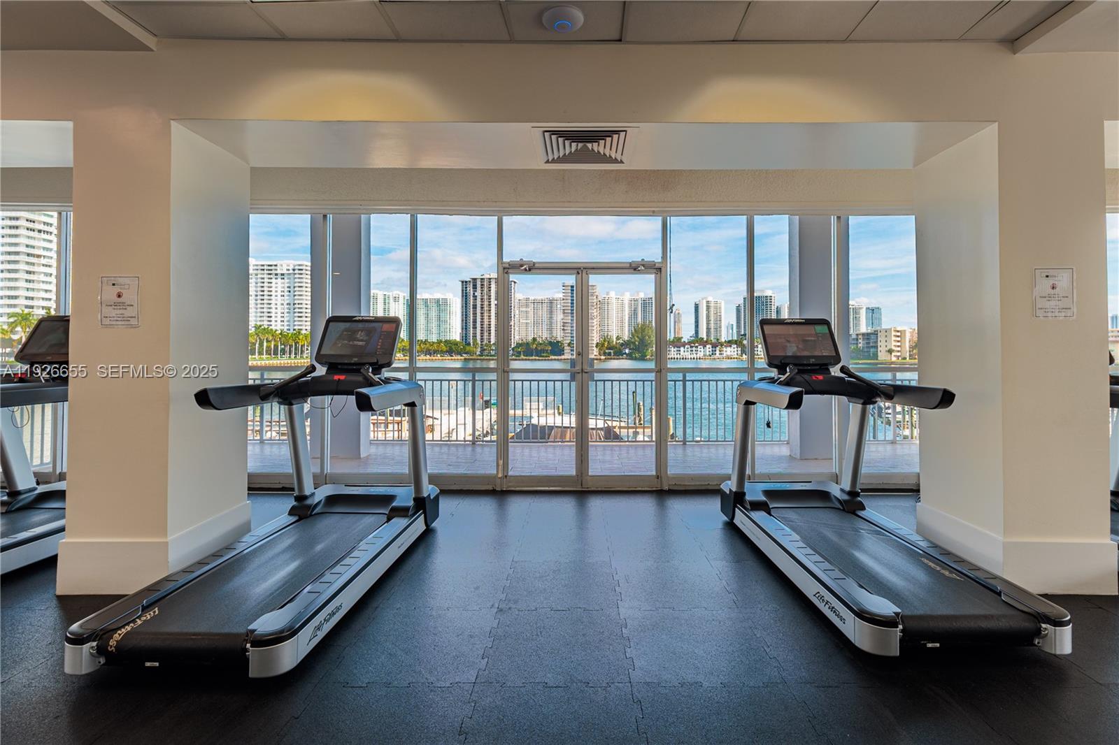 Residential in Aventura 5