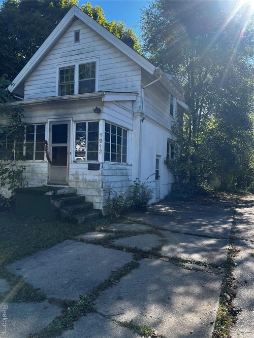 1913 Cadillac St, Flint, MI, 48504-4814 | Card Image