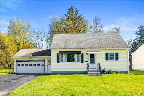 9 Cedar Ln, New York Mills, NY, 13417-1205 | Card Image